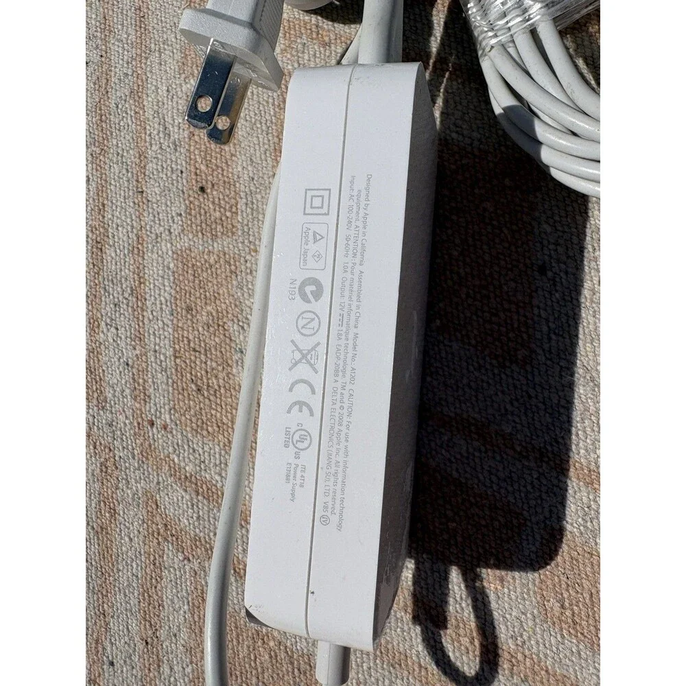 Apple A1202 EADP-28BB A Power Adapter White 18V 1.8A for Apple MacBook Laptop